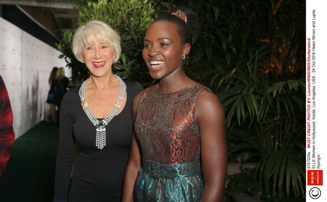 GOD STEMNING: Helen Mirren og Lupita Nyong'o hygget seg sammen på ELLE Women i Hollywood Awards. Foto: Rex Features GOD STEMNING: Helen Mirren og Lupita Nyong'o hygget seg sammen på ELLE Women i Hollywood Awards. Foto: Rex Features